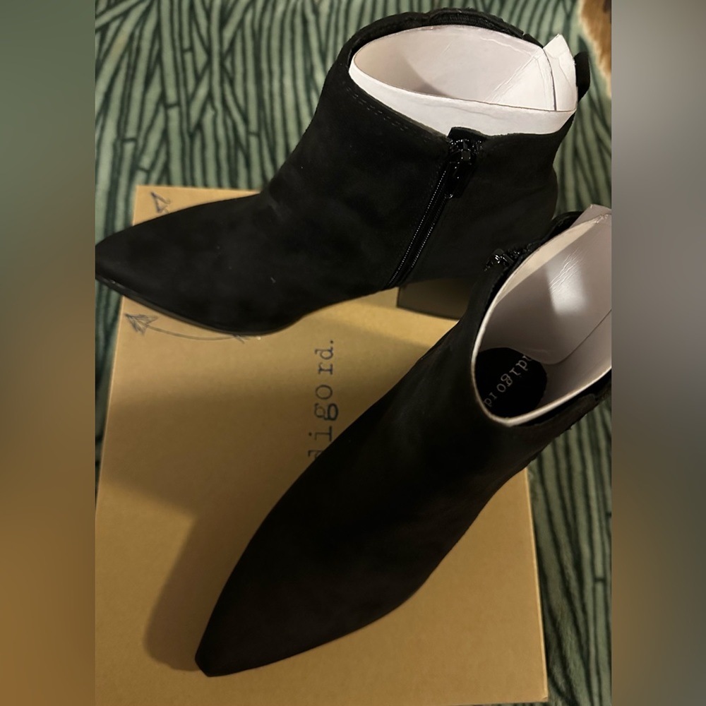 New in box Size 10 M women, indigo, boot Color Black
